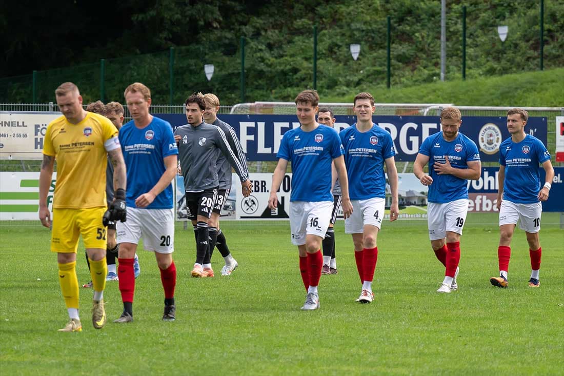 Innenverteidiger Leon Knittel schnürt Dreierpack: TSB Flensburg feiert 5:0 bei Rapid Lübeck