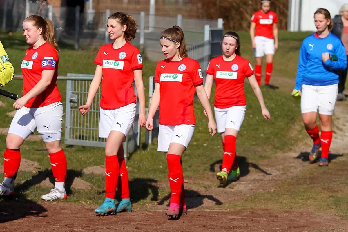 Nur 0:2 – Kieler U17-Juniorinnen laufen Hannover 96 hinterher