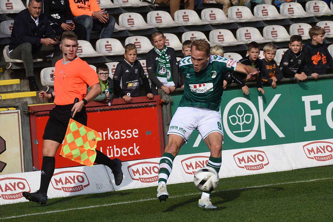 VfB Lübeck eilt dem Aufstieg entgegen – 4:0 in Rehden