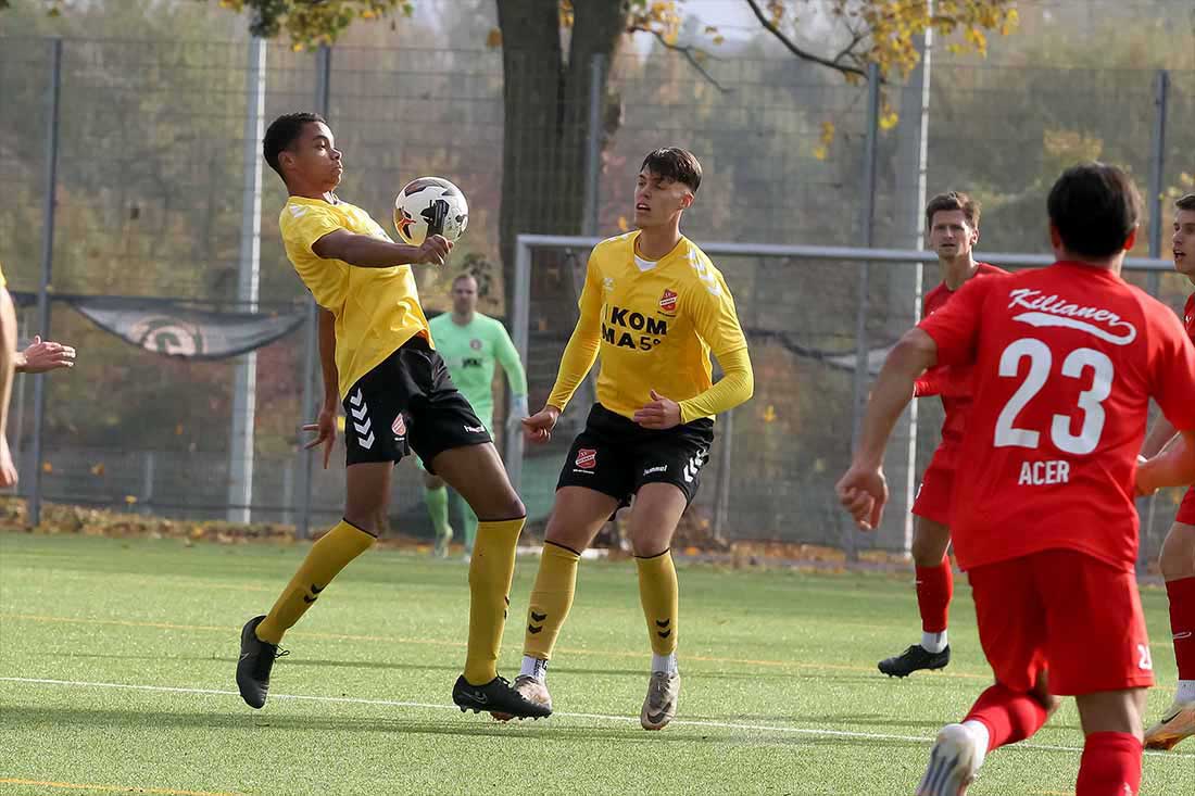 Testspiele Wintervorbereitung: Keenon Erfurth doppelt für Eichede im 4:0-Test gegen TSV Sasel