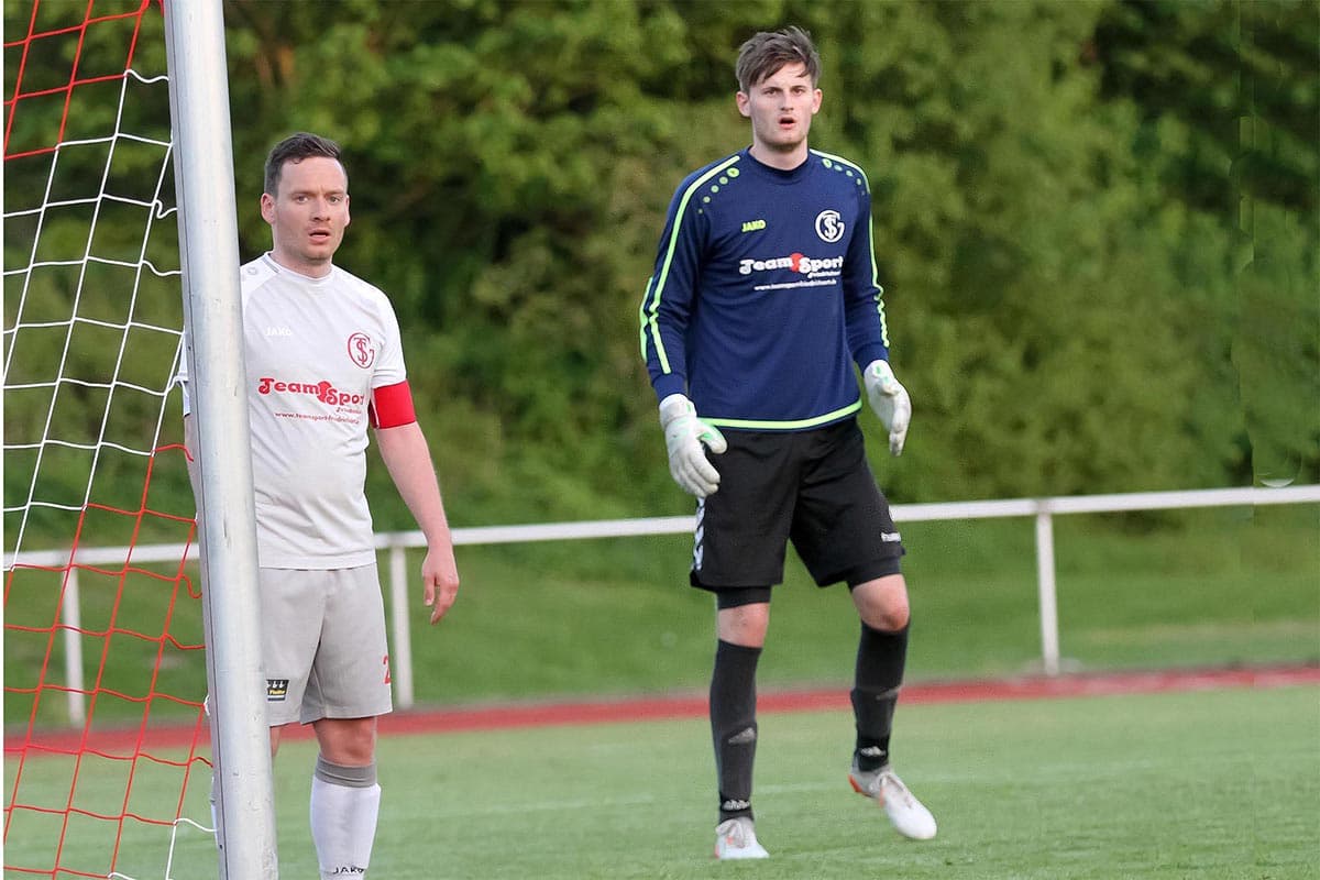 Finn Oland undercover für Schönkirchen unterwegs – Hattrick gegen Saxonia