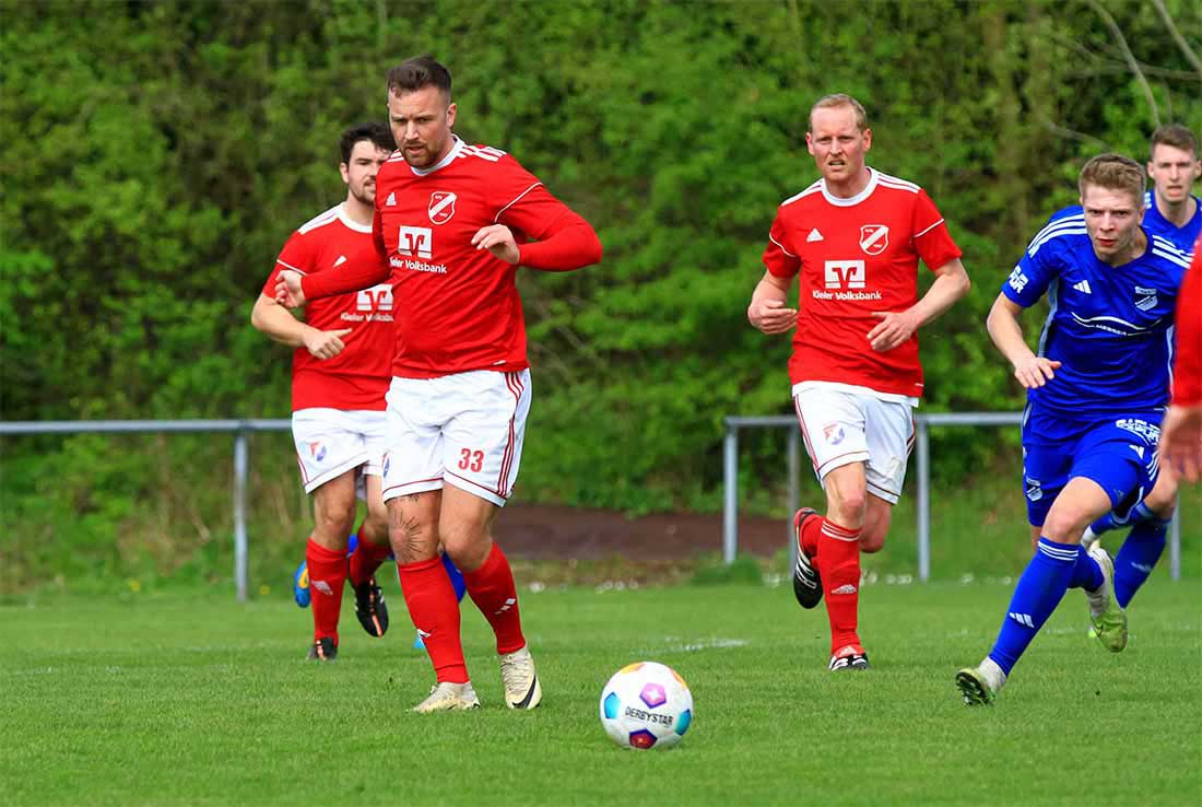 Übersicht LL SL: Tom Wüller führt Eidertal mit Hattrick zum 3:1 gegen Friedrichsberg