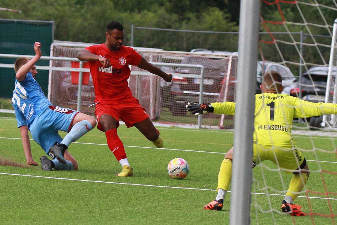 Kilia Kiel verliert 0:4 und Felix Niebergall mit rot in Oldenburg
