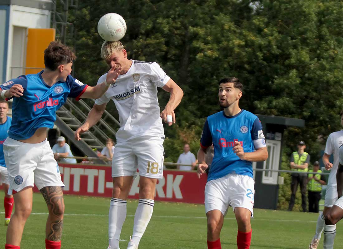 Blitz-Transfer Joseph Ganda mit Blitztor beim Phönixer 2:1