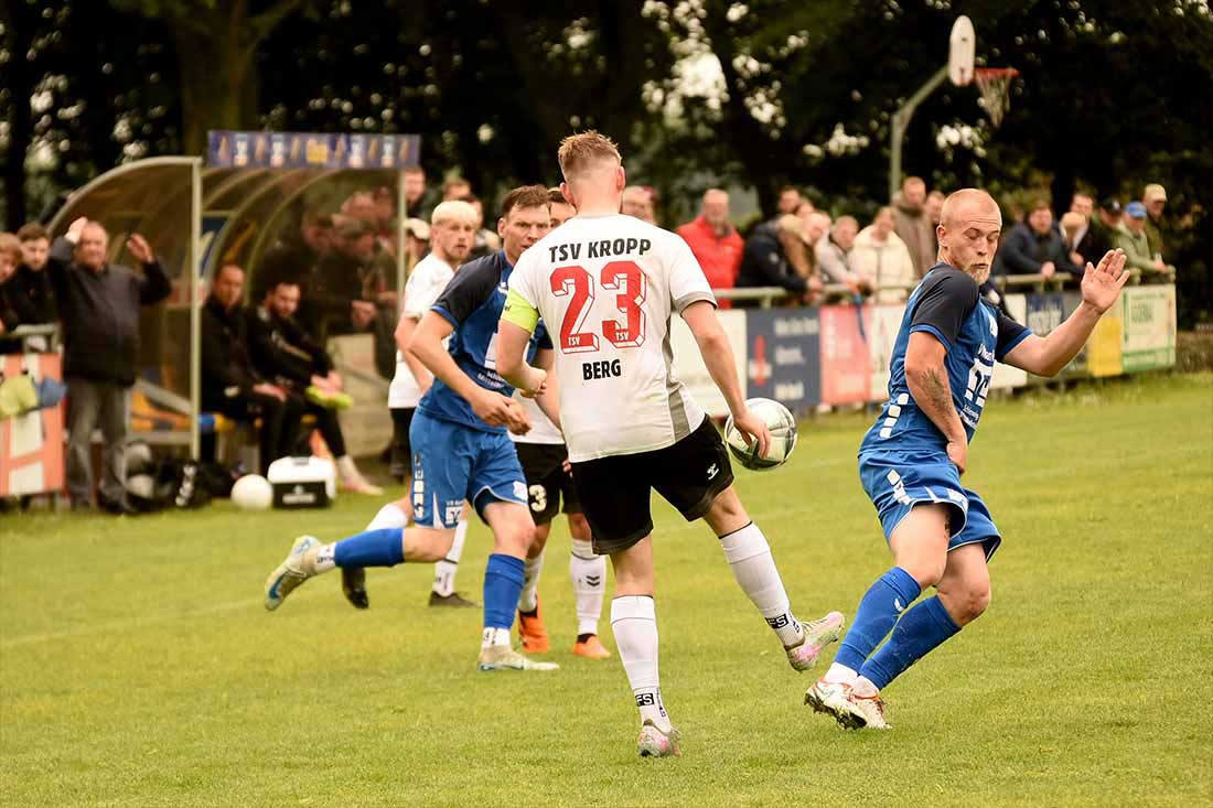 Jevenstedt verliert gegen Kropp sowie Grell und Klug mit Ampelkarte