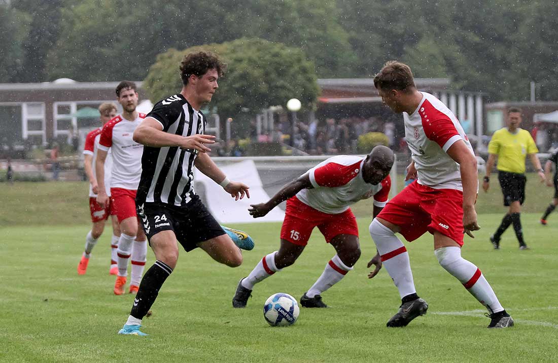 Übersicht VL Ost: Halbe Miete durch Lukas Deutschbein für Heikendorf beim 6:0 beim TSV Plön