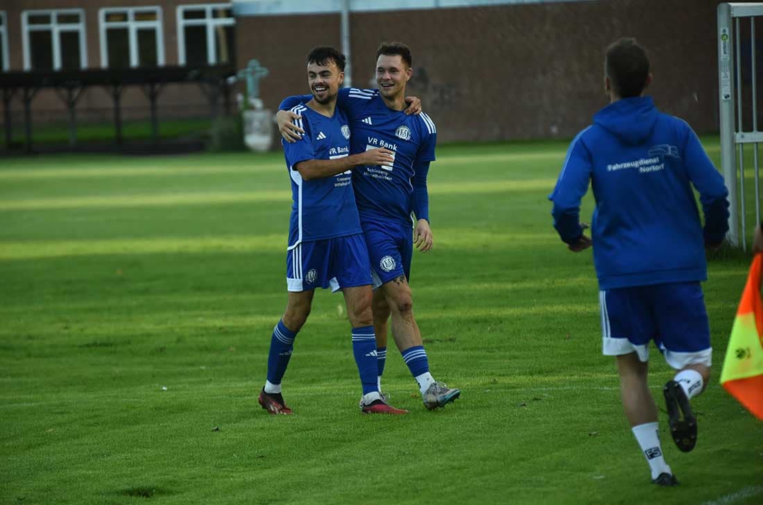 Nortorf kassiert in Unterzahl spätes 3:3 in Marne – Böttcher mit Hattrick