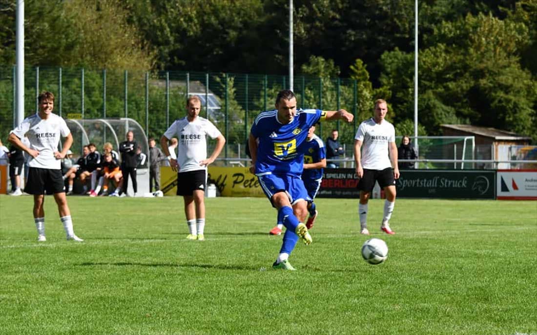 Befreiungsschlag mit Doppel-Elfer: Osterrönfelder TSV jubelt über ersten Saisonsieg