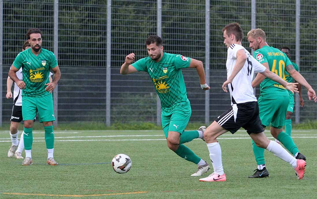 Teyi Lawson-Body erster Landesliga-Torschütze beim 1:1 in Kronshagen
