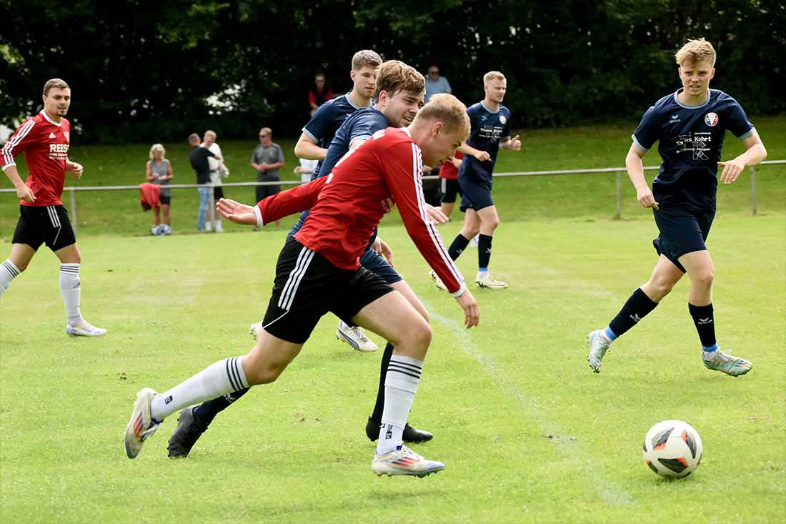 Nico Tobias entscheidet umkämpftes Spiel – Wilster jubelt spät