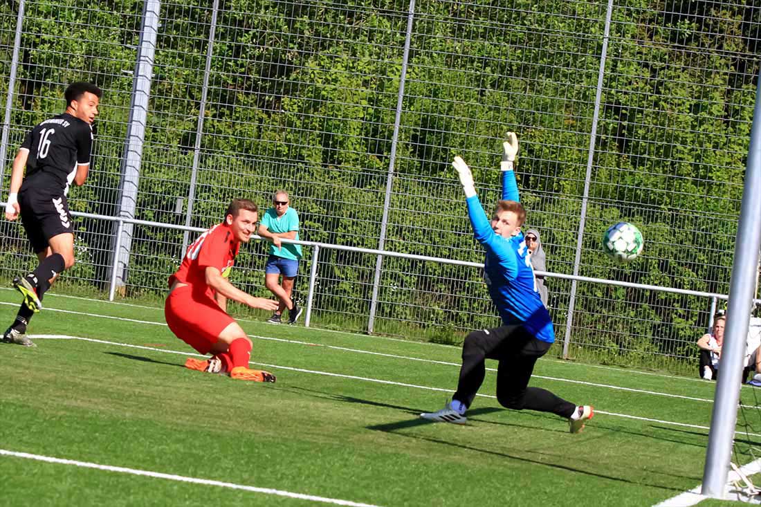 Kronshagen 4:2 im Topspiel gegen Heikendorf: Coach Karim Youssef zieht Hut