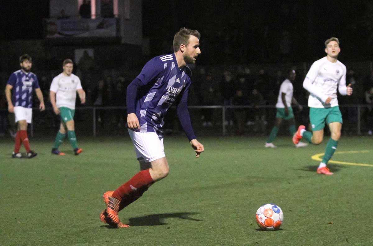 Niklas Klindt und Felix Wagner bringen Stein beim 2:0 gegen Comet ins Rollen
