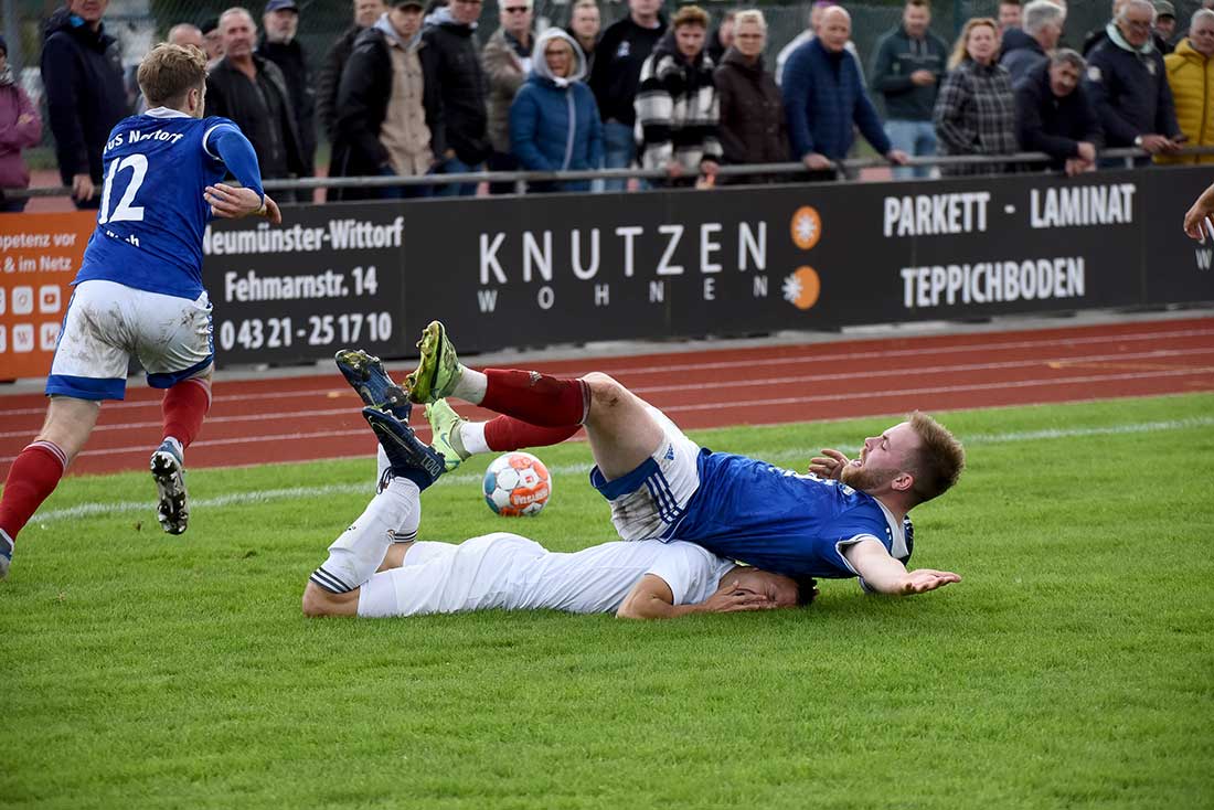 Ihab Hathat schießt VfR Neumünster gegen Nortorf ins Halbfinale
