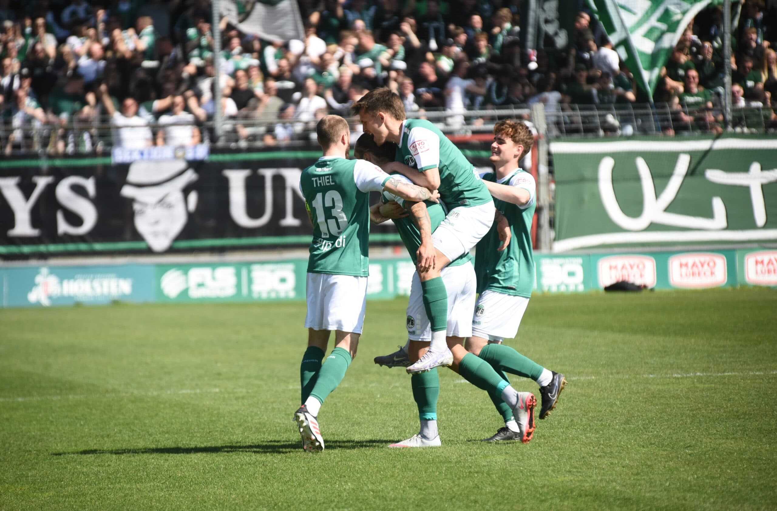 3:1-Auswärtssieg beim BSV Kickers Emden! VfB Lübeck belohnt sich für starke Leistung