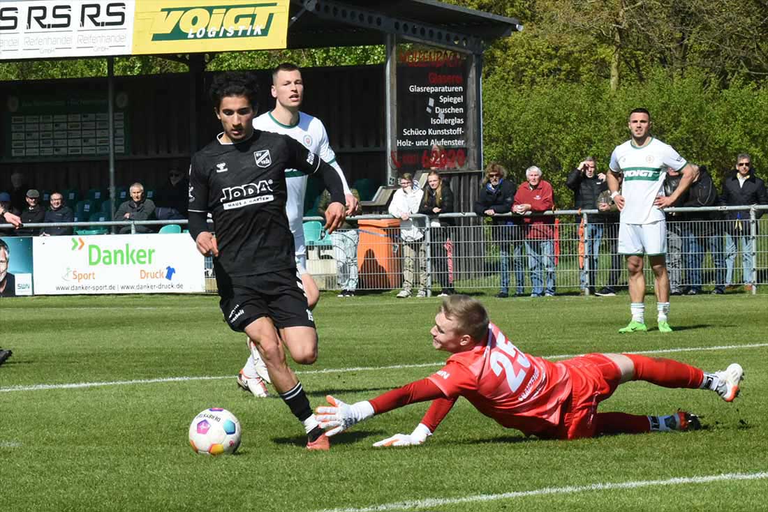 Todesfelde zerlegt beim 6:1 schwachen PSV