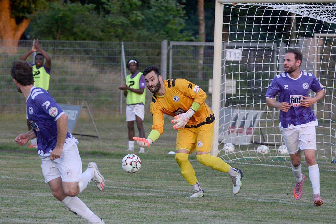 Glückliches 1:1 für reifen VfR Neumünster im Spitzenspiel gegen Kilia Kiel