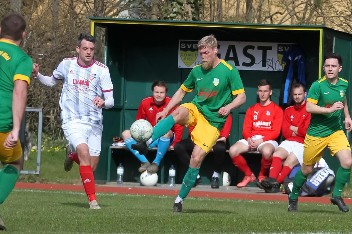 Stein-Schlag durch Federwisch und Lühr verpasst SVE Comet beim 2:2 ein blaues Auge