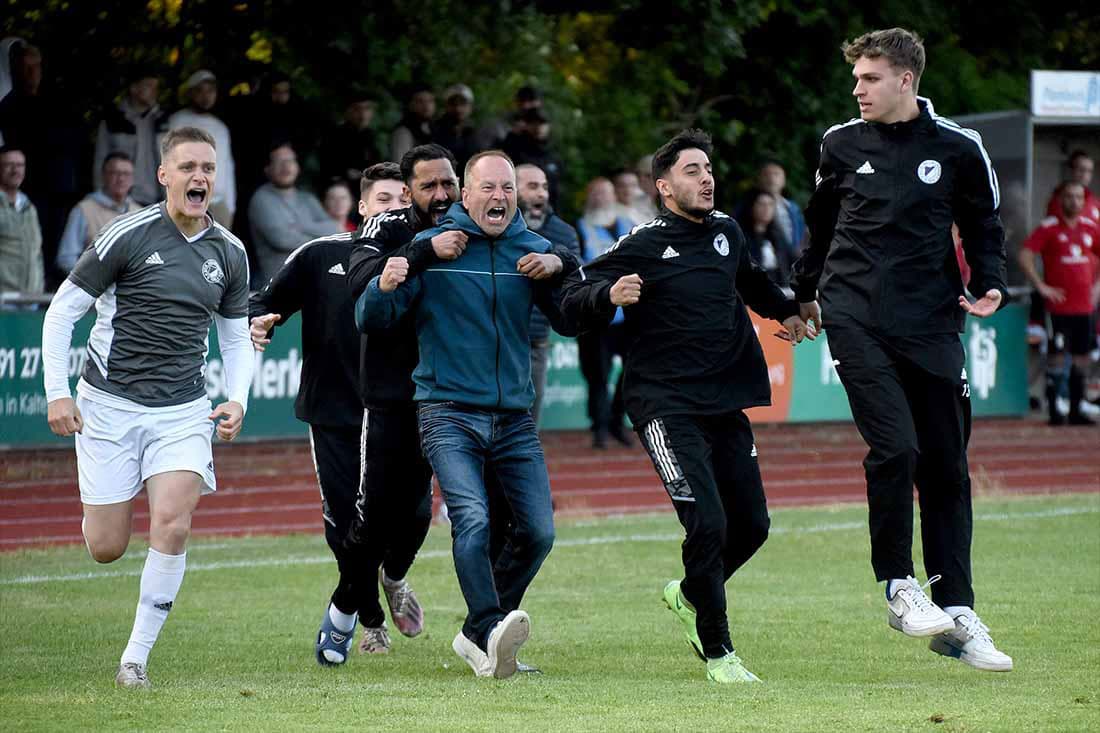 VfR Neumünster beendet schwierige Saison mit Oberliga-Aufstieg