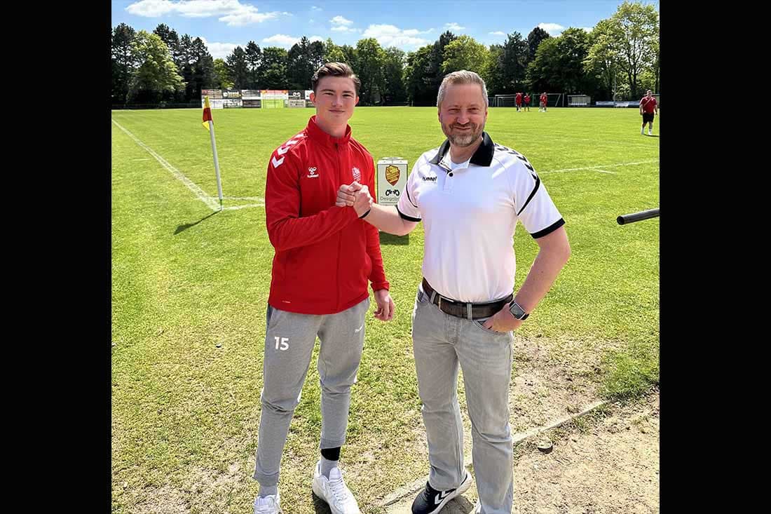 Kevin Hermann trägt auch in der kommenden Saison das FCD-Trikot