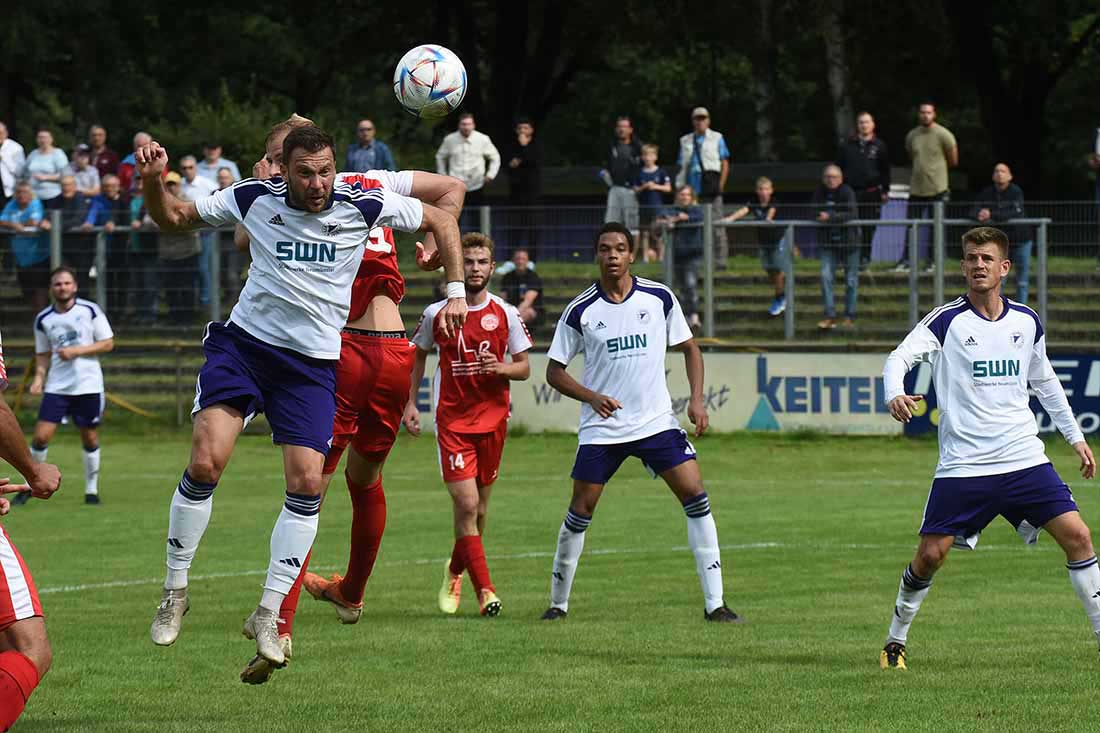 Altendorf und Andreas bringen Eckernförde 2:1 gegen VfR Neumünster