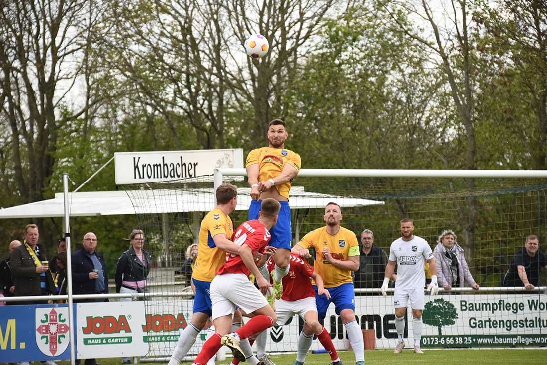 SV Todesfelde steigt nach 5:3-Erfolg bei Altona 93 in die Regionalliga auf