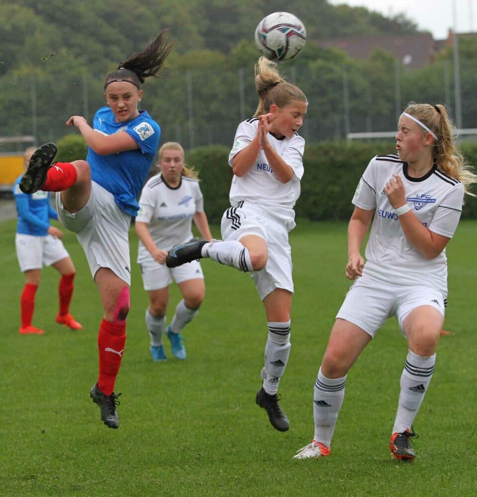 U17 der Holstein Women gibt Rote Laterne dank Jula Schweckendiek ab
