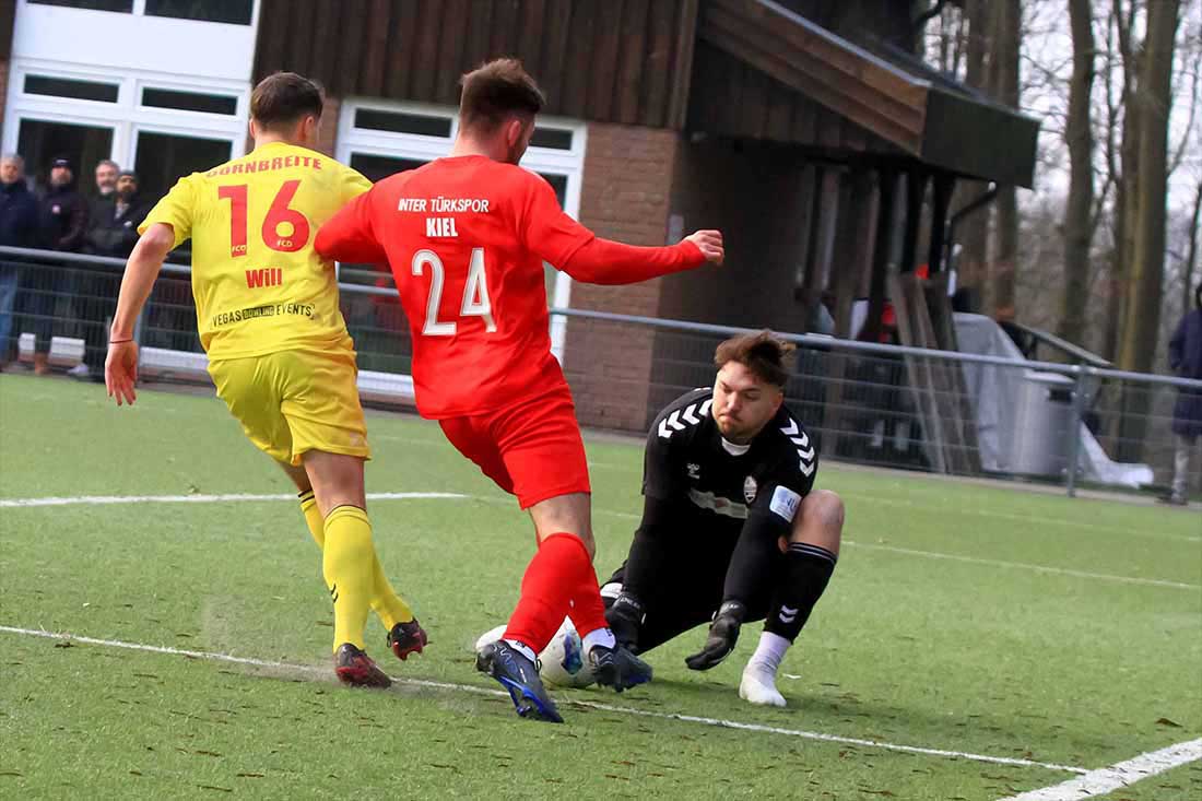 Drei Standards halten Todesfelde auf Kurs – 3:0 beim FC Dornbreite