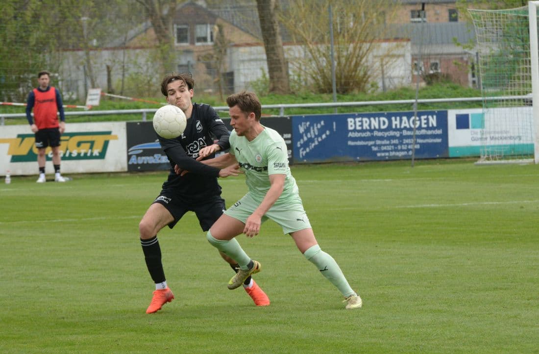 Tofe im Schongang – 3:0-Erfolg beim PSV Neumünster