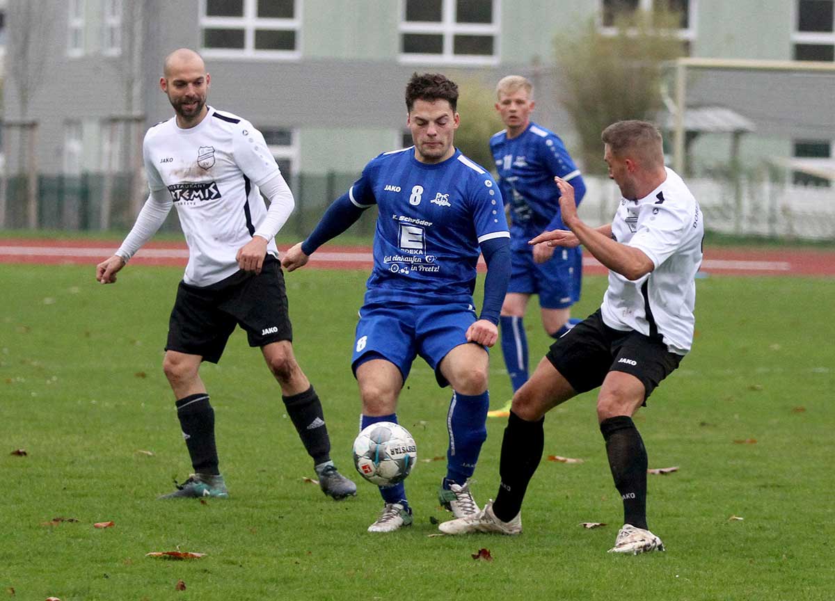 Maximilian Zimmermann überragt mit 3 Treffern beim Preetzer 8:1-Sieg