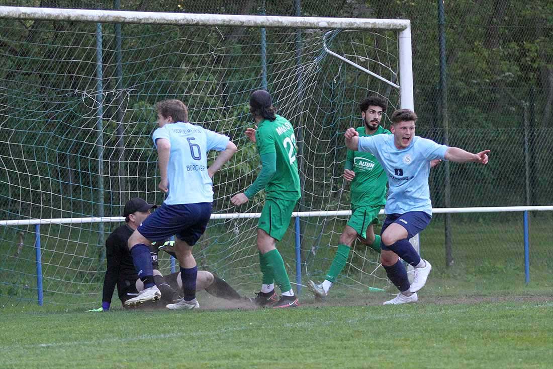 3:2 – Suchsdorf kann den Sekt kaltstellen, MED steigt ab