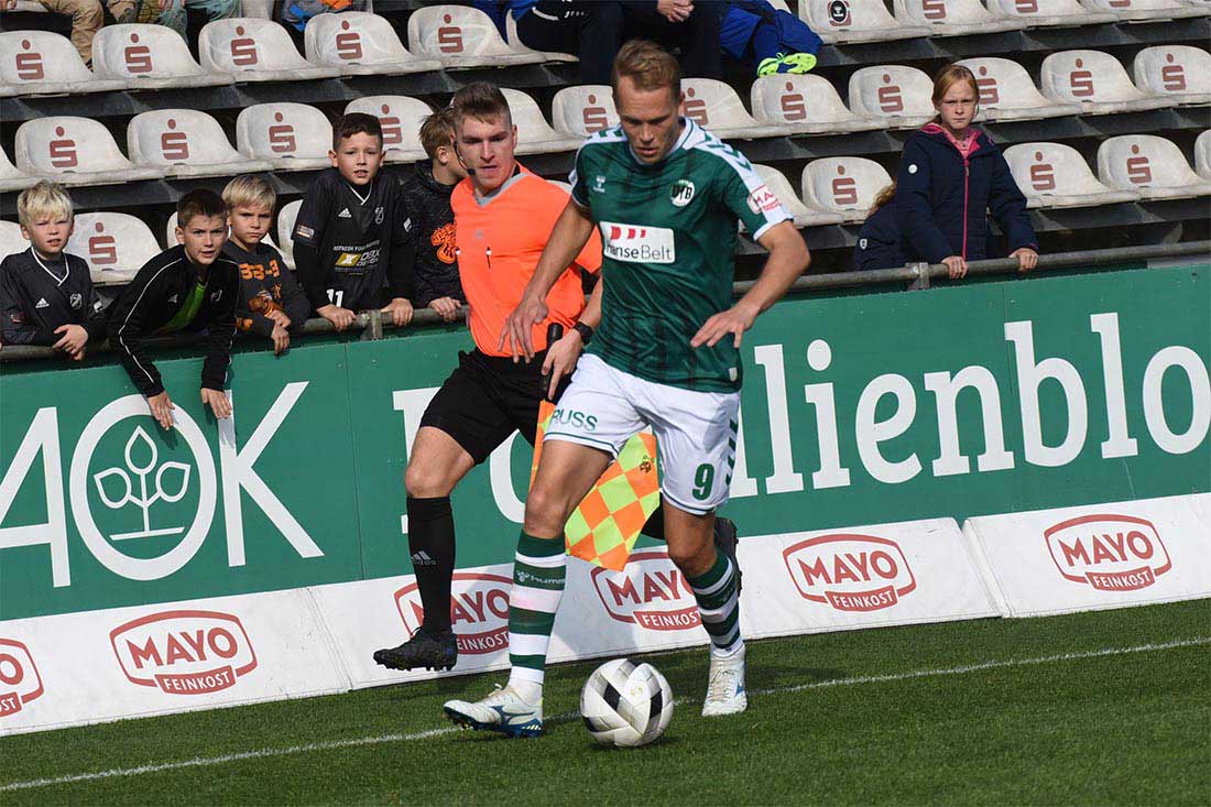 Hovi macht alles klar: VfB Lübeck 2:0 im Spitzenspiel