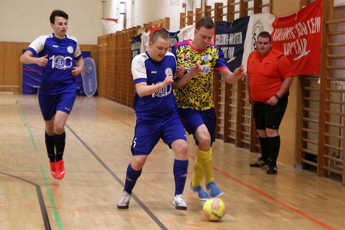 Futsal-Liga Kiel: Trio an der Spitze im Gleichschritt