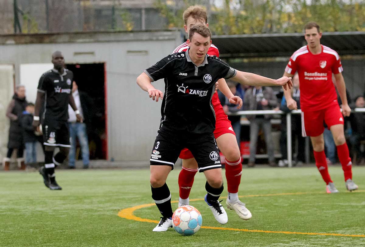 Trotz 1:0-Pausenführung durch Janek Geisbauer fehlt Laboe beim 1:4 gegen Plön die Kraft