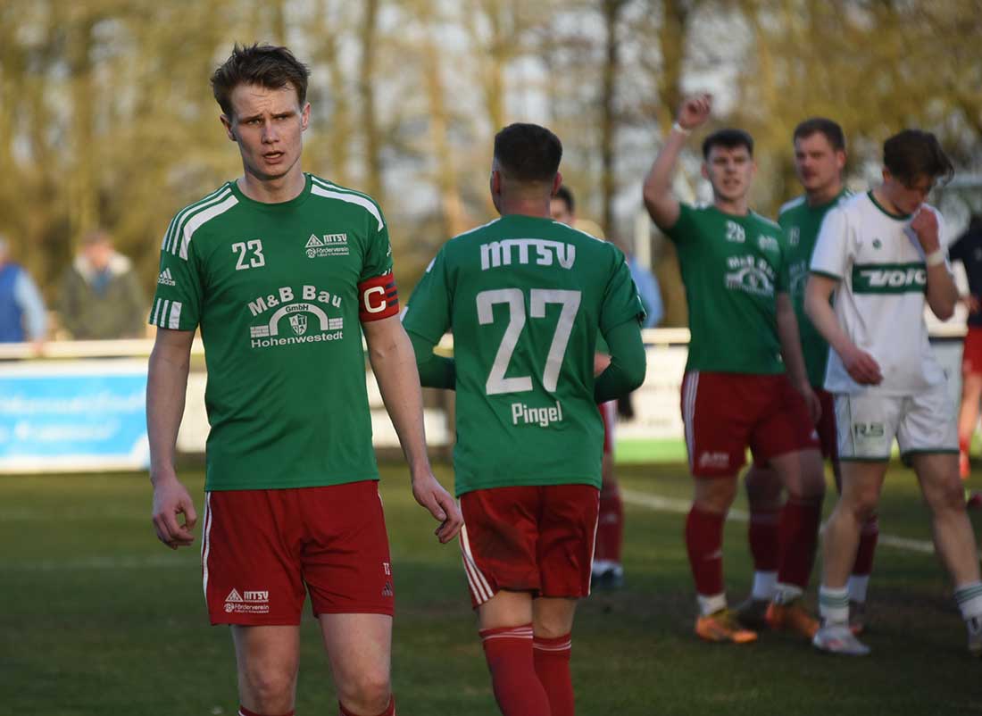 MTSV Hohenwestedt mit Galavorstellung beim 4:1 in Reinfeld