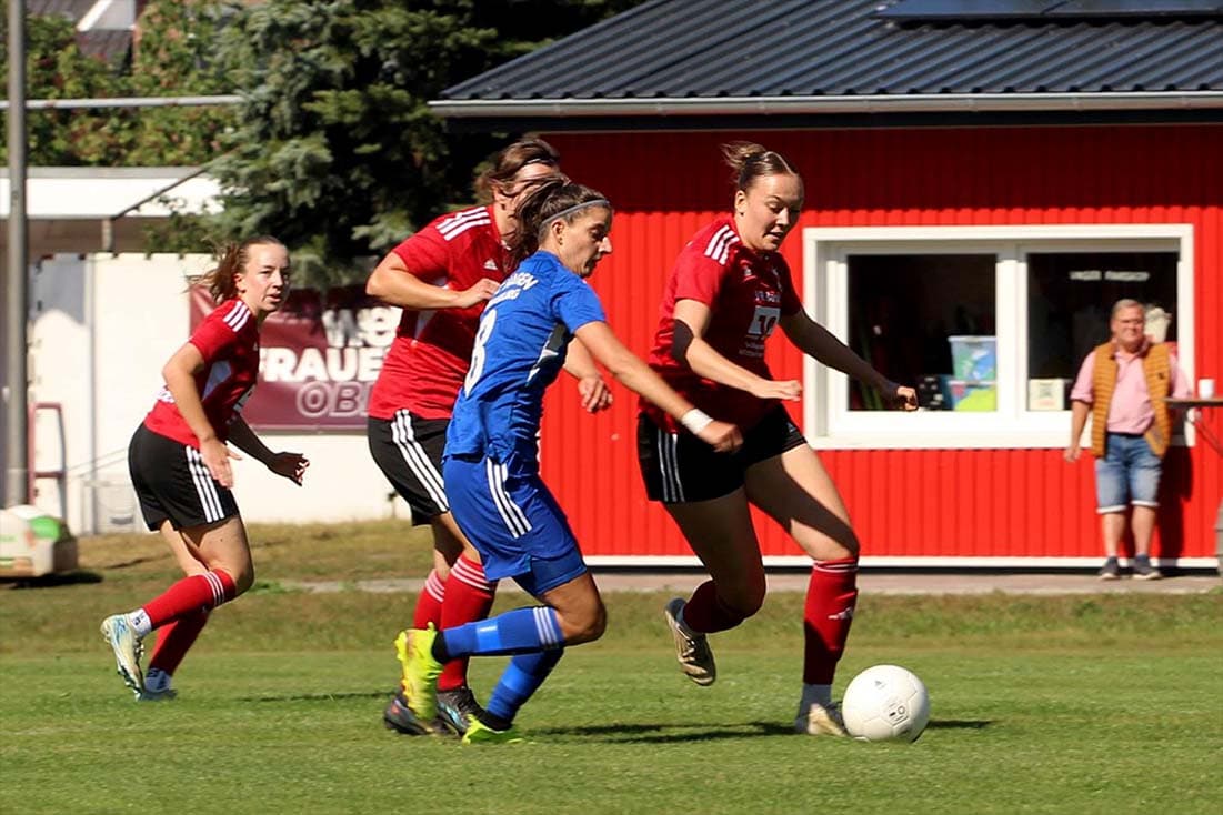 Ahrensburg feiert gelungenen Start – deutlicher 6:1-Erfolg bei der SG NieBar