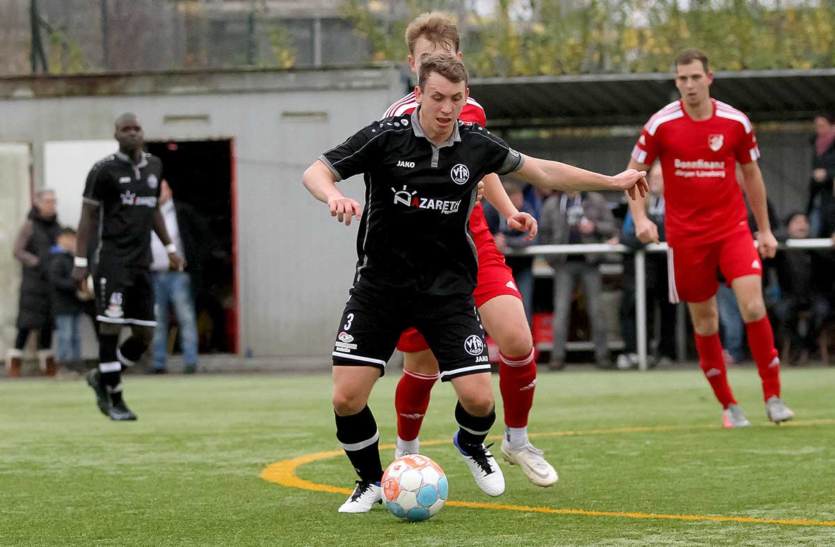 VfR Laboe verliert 1:4 – Jan Olaf Muhs schnürt Dreierpack für Saxonia