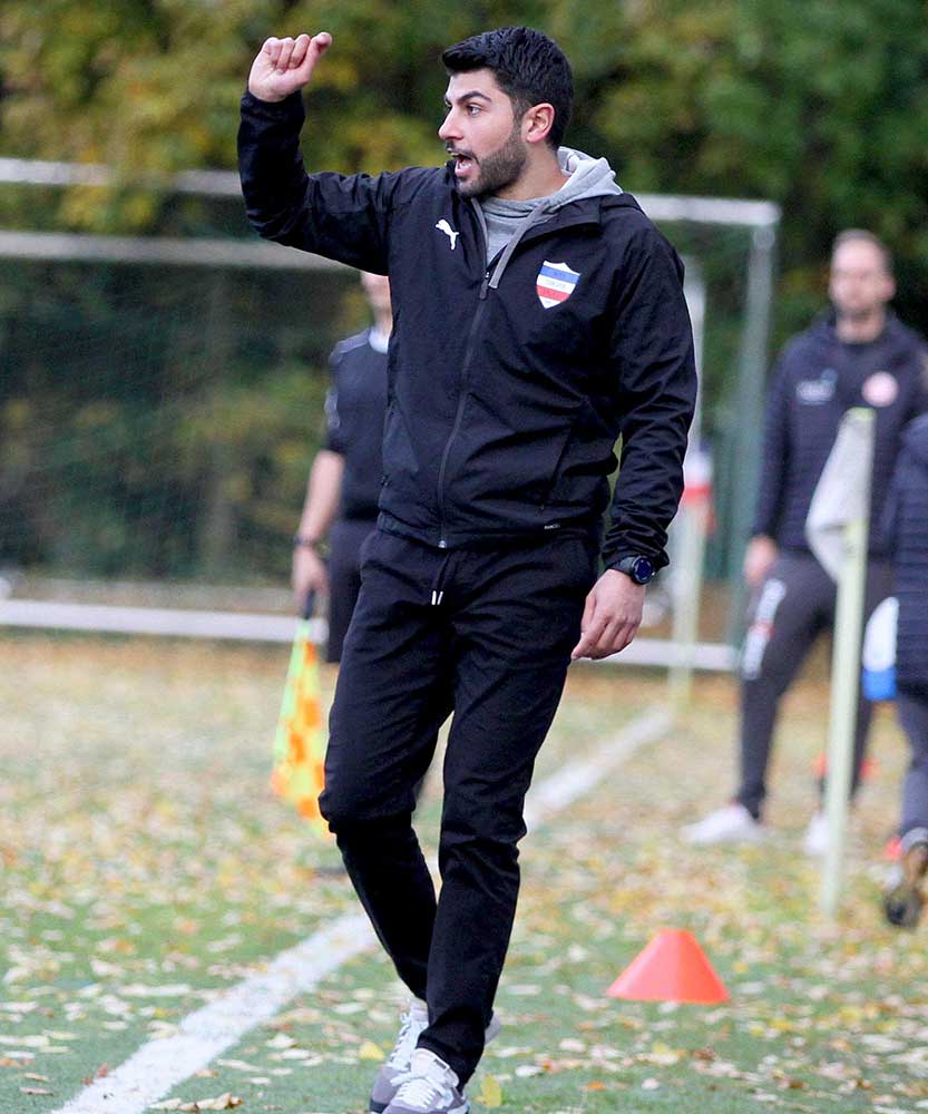 Onur Cokgez (Coach Inter Türkspor Kiel) gab seiner Mannschaft die richtige Taktik mit auf den Weg (Archivfoto)