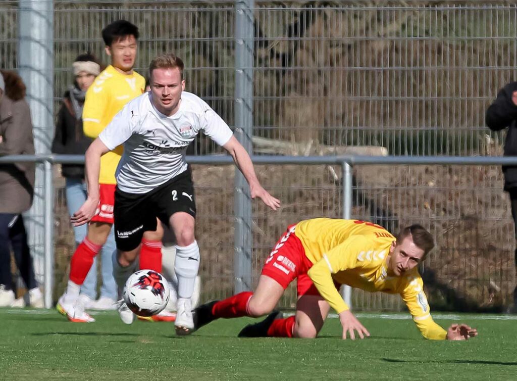 Starker Spieler, aber auch ohne Fortune im Abschluss - Steffen Sauer (li., TSV Kronshagen).