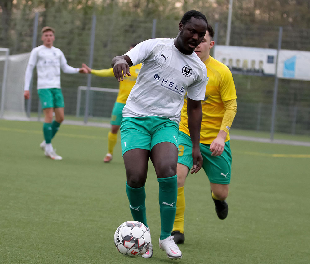 Moshood Adesanya (TSV Klausdorf). Foto: Ismail Yesilyurt