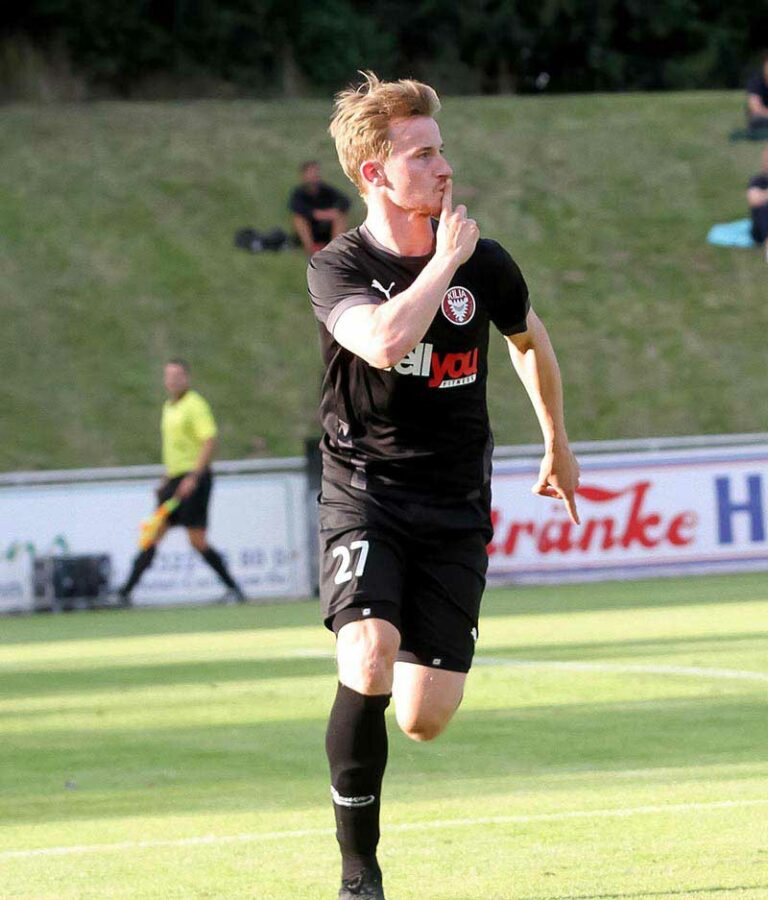 Yannik Jakubowski ein gelernter Verteidiger fungiert als