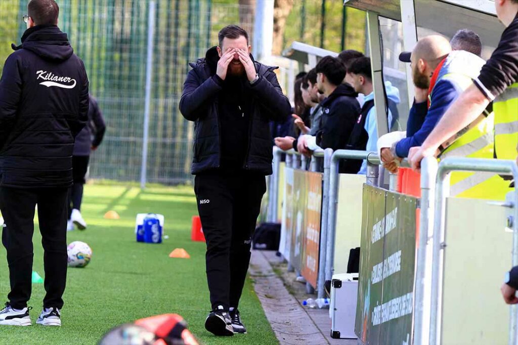 Cheftrainer Nicola Soranno (Kilia Kiel) mag die unnötigen Gegentreffer nicht mehr sehen. © 2024 Ismail Yesilyurt