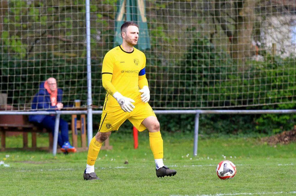 Keeper Daniel Quoos (VfB Kiel) wurde ob Perosnalmangel als Feldspieler eingewechselt. VfB Kiel © 2024 Ismail Yesilyurt