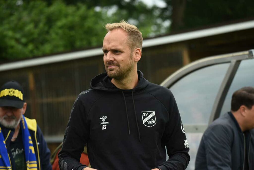 Tofes Aufstiegs- und Meistertrainer Björn Sörensen. © 2024 Olaf Wegerich