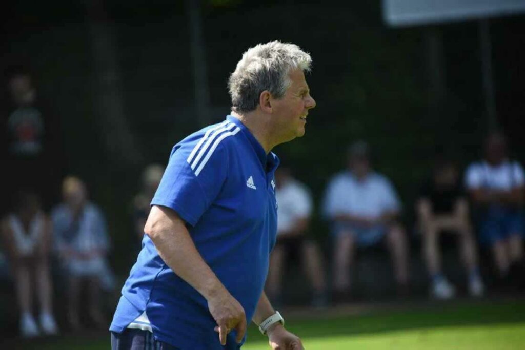 Trainer Hans-Hermann Lausen (TuS Rotenhof). © 2024 Olaf Wegerich