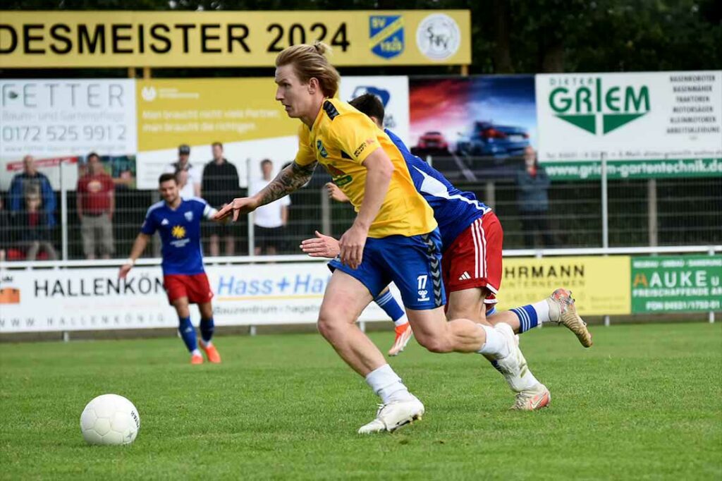 Marco Drawz ackierte viel im Mittelfeld des SV Todesfelde. © 2024 Olaf Wegerich