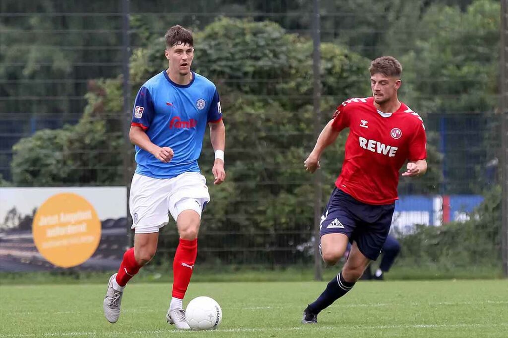 Quentin Seidel (li., Holstein Kiel II) hat in Ottensen sein Jahresvorrat an Pech in Ottensen aufgebraucht. © 2024 Ismail Yesilyurt.jpg