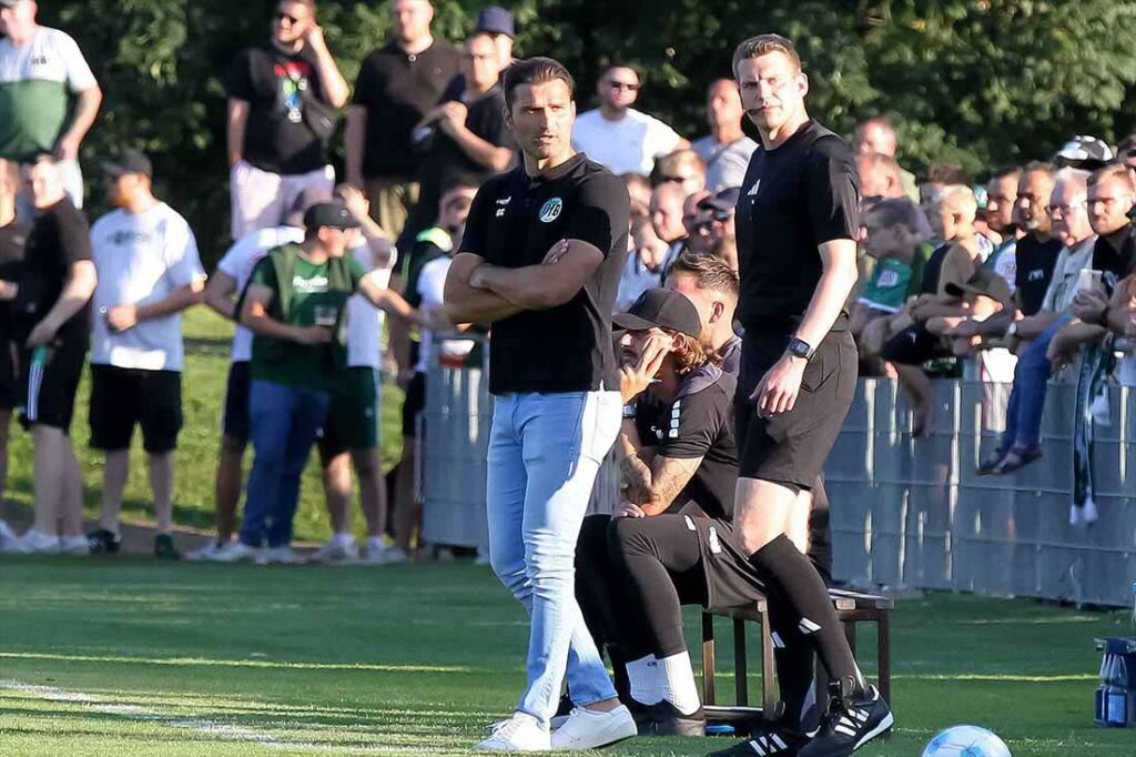 Trainer Guerino Capretti (VfB Lübeck) sah eine gute Performance seiner Elf.  © 2024 Ismail Yesilyurt