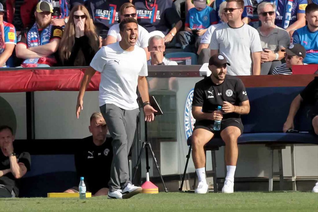 Trainer Marcel Rapp (Holstein Kiel). © 2024 Ismail Yesilyurt