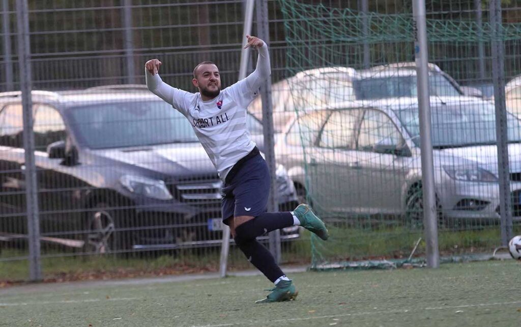 Elvind Bajrami machte bei den Toren den Alleinunterhalter bei RB Obere Trenne gegen Frisia Risum-Lindholm. © 2024 Ismail Yesilyurt