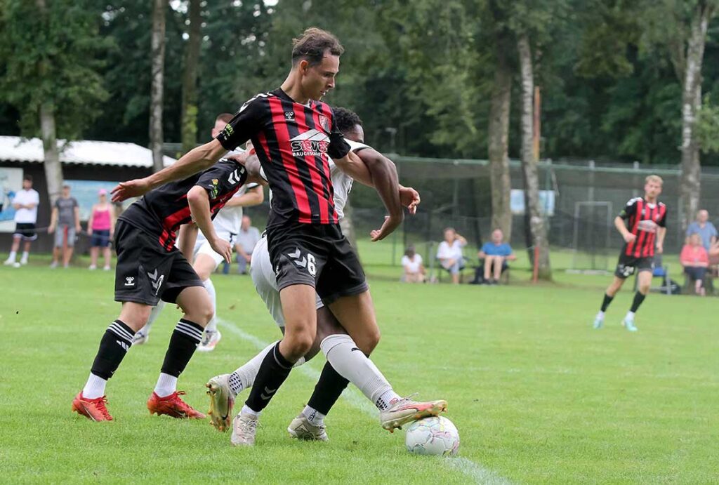 Florian Legrum (TSV Kropp) sorgte mit einem Doppelpack für den 2:0-Erfolg gegen Klausdorf. 2024 Ismail Yesilyurt